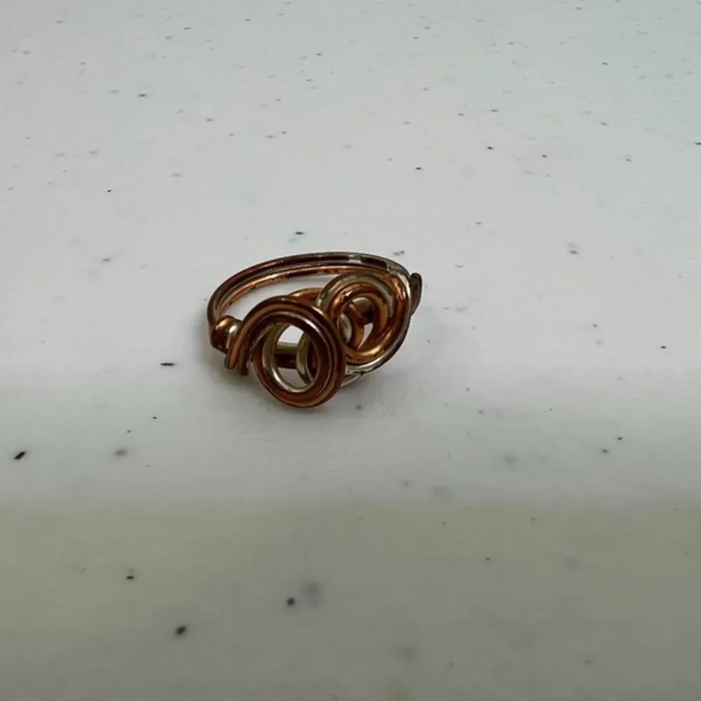 Wire Wrapped Ring Size 3 Copper Swirl Mixed Metal Small Twisted‎ Silver Tone